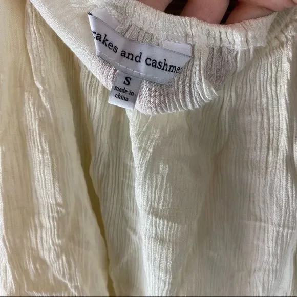 Cupcakes and Cashmere Bettie Cold Shoulder Top NWOT - Picture 6 of 7